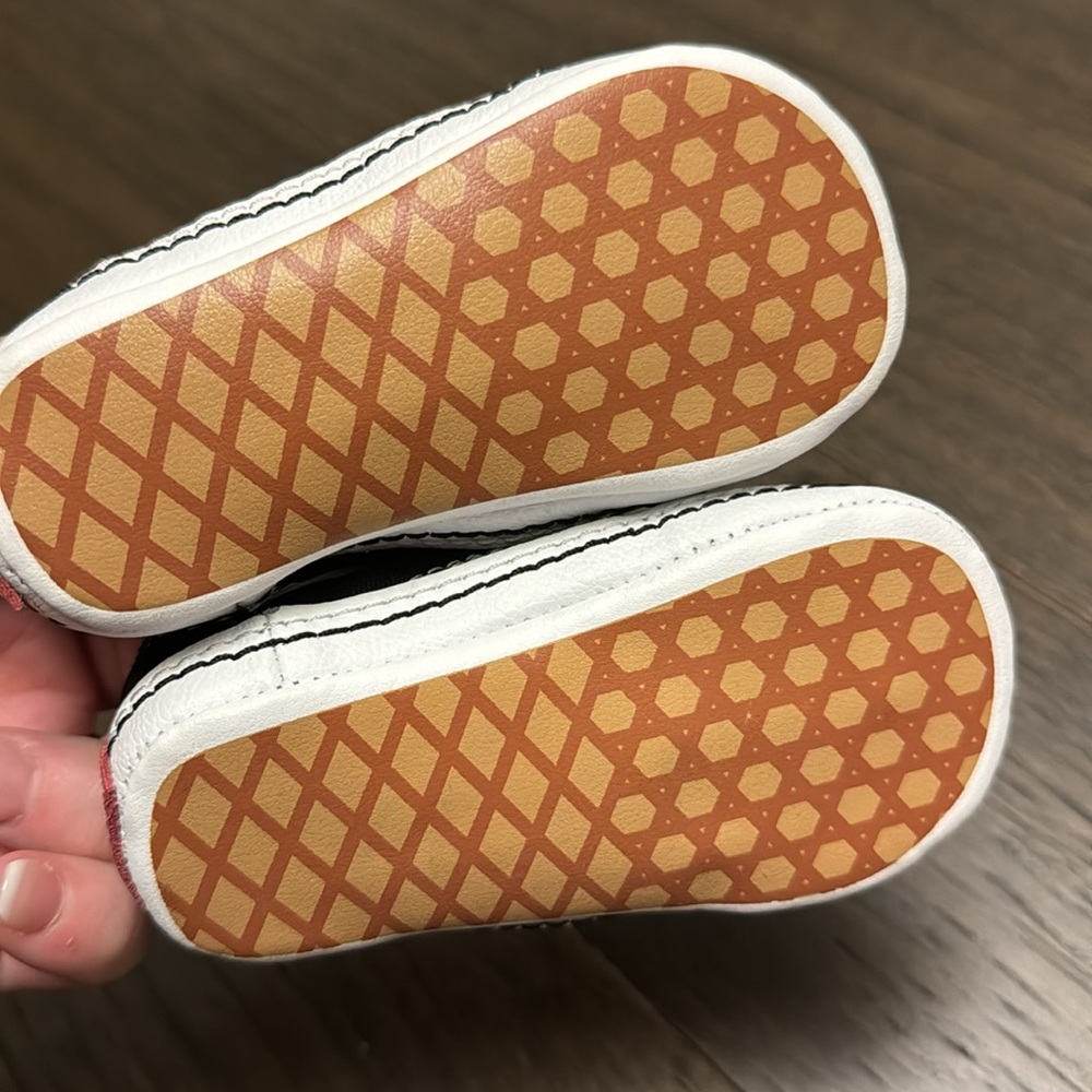 Infant vans - Picture 3 of 3